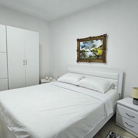 Guesthouse Albi Berat Luaran gambar