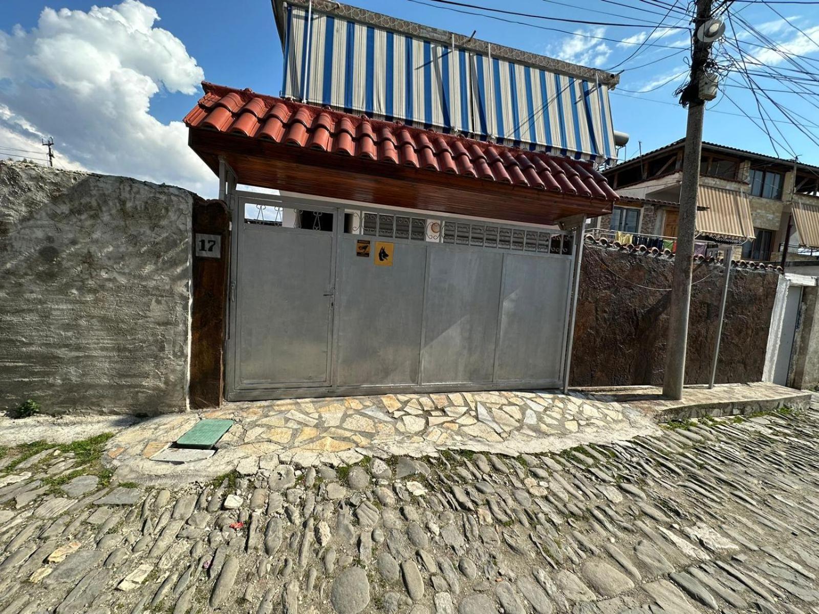 Guesthouse Albi Berat Luaran gambar