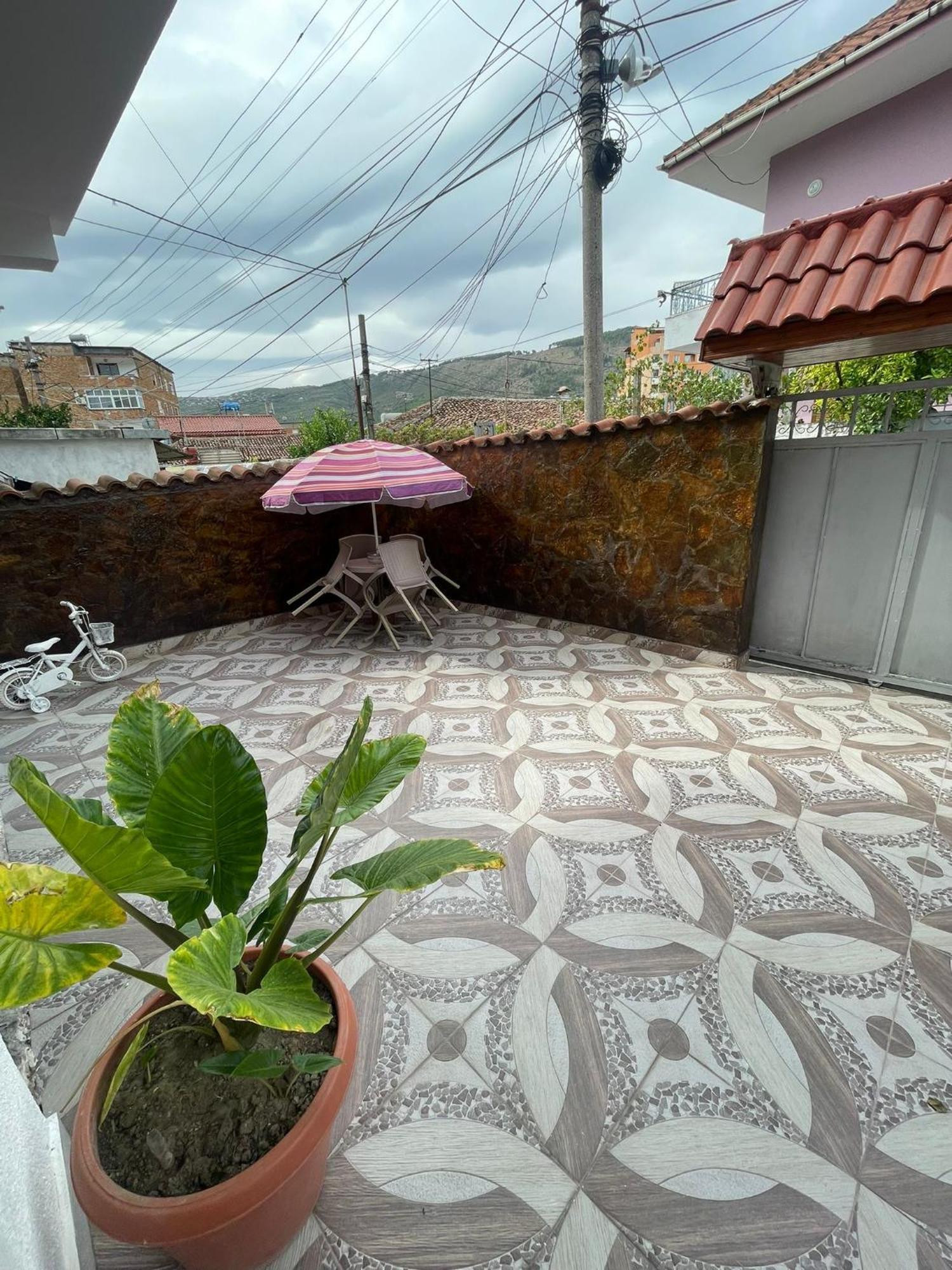 Guesthouse Albi Berat Luaran gambar