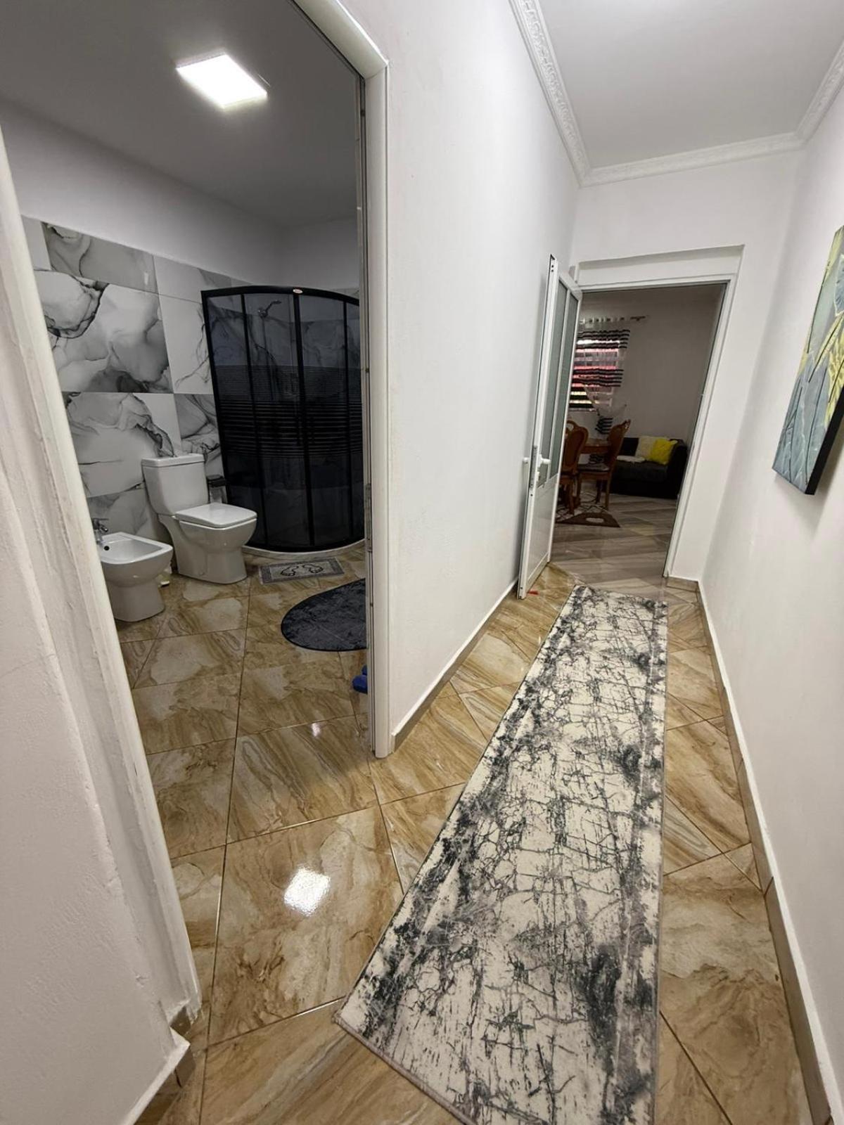 Guesthouse Albi Berat Luaran gambar